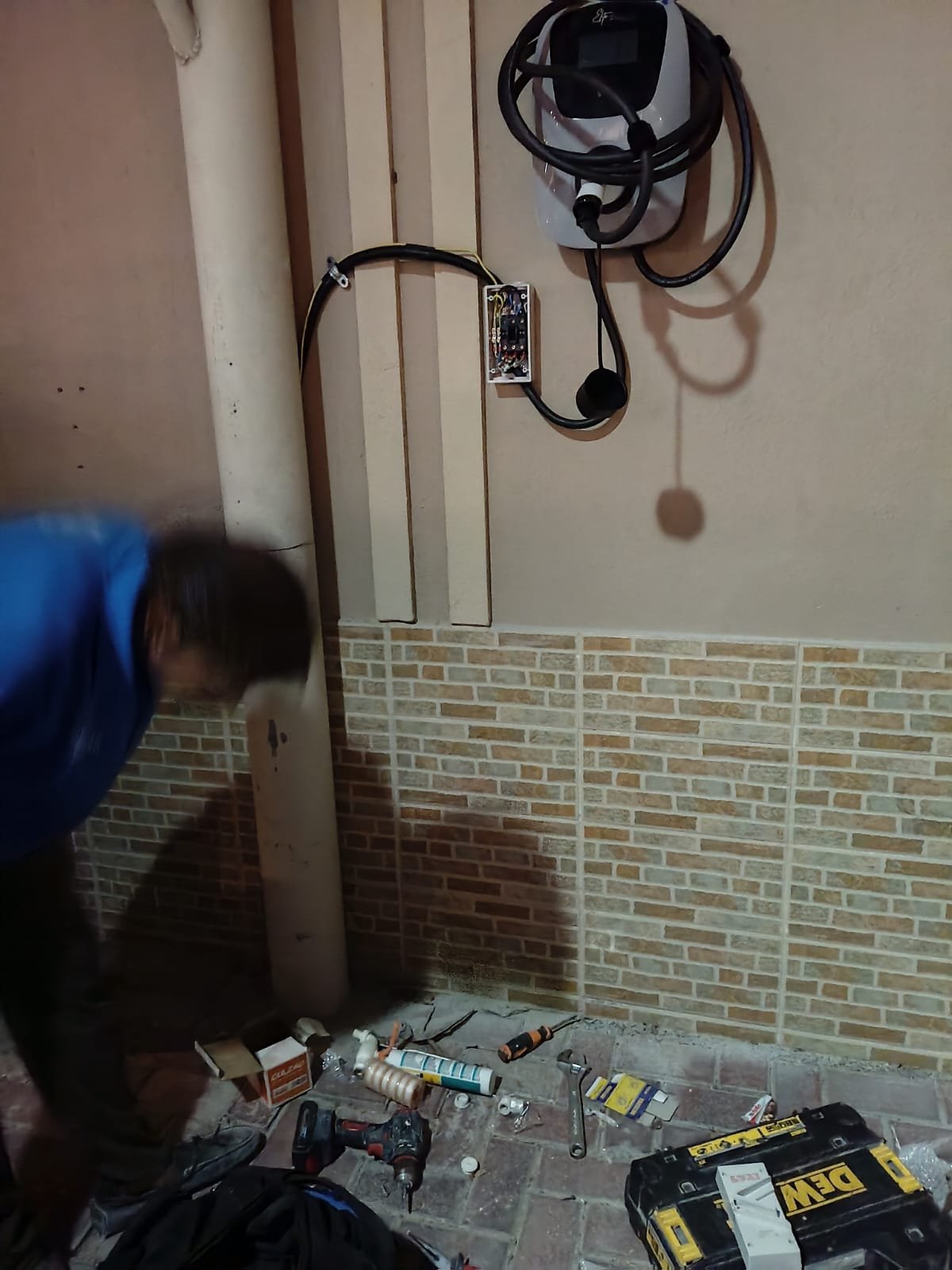 DEWA-approved smart EV charger wallbox installation